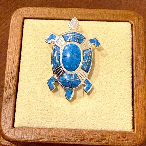 Southwestern Opal Inlay Turtle Necklace Pendant Charm Sterling Silver New - Picture 1 of 5